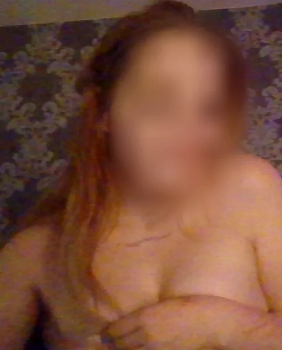 Isabelle, 23