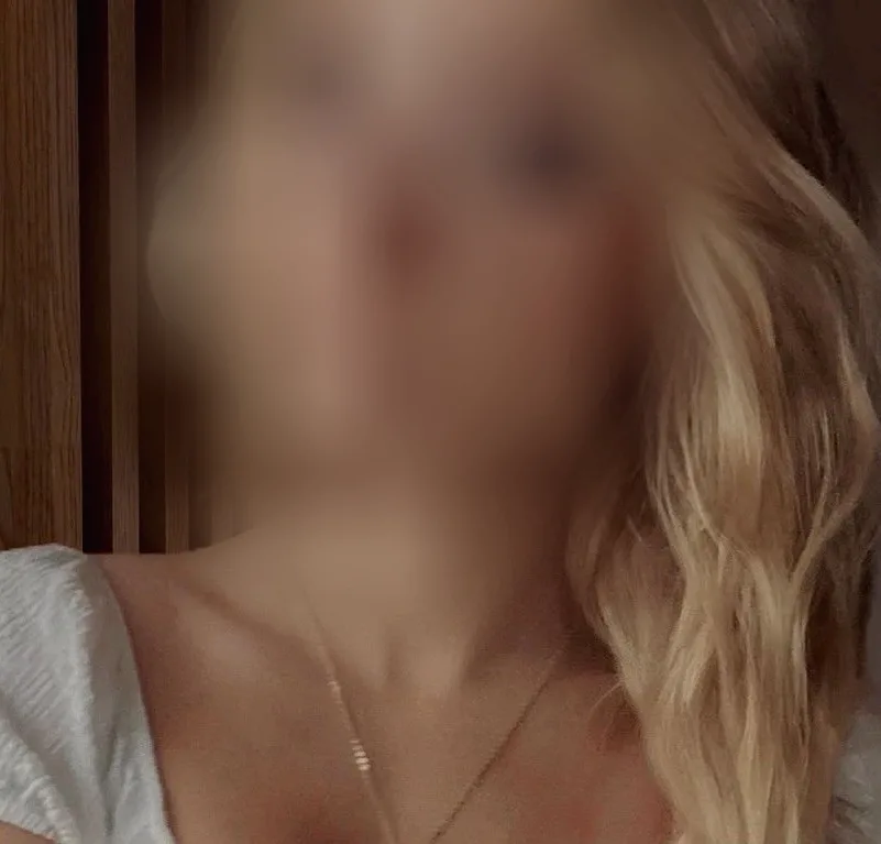 Lejla, 19