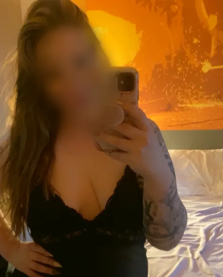 Nour, 29